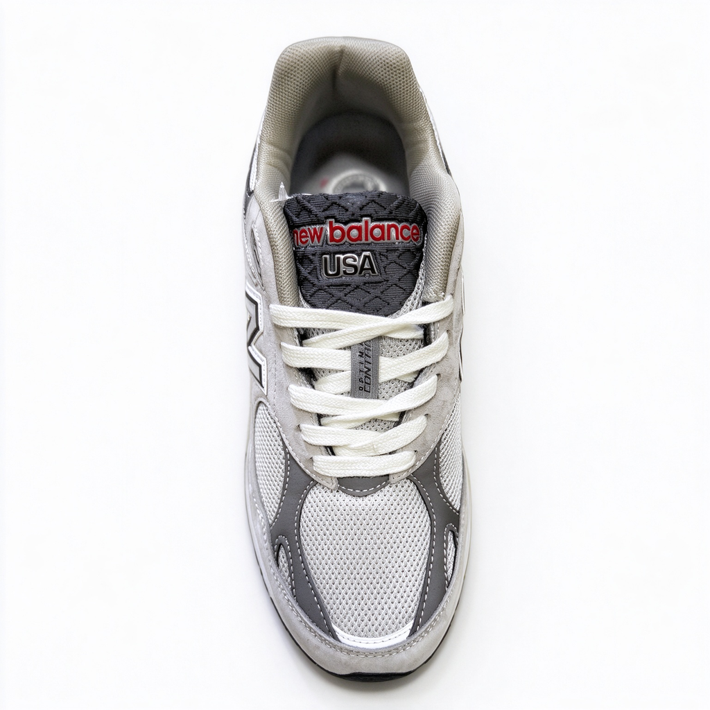 New Balance 990v3 inherits the classic 990 series USA design, iconic castlerock grey colorway. Made of premium pig suede + breathable mesh upper, retro dad shoe silhouette, versatile for daily streetwear.