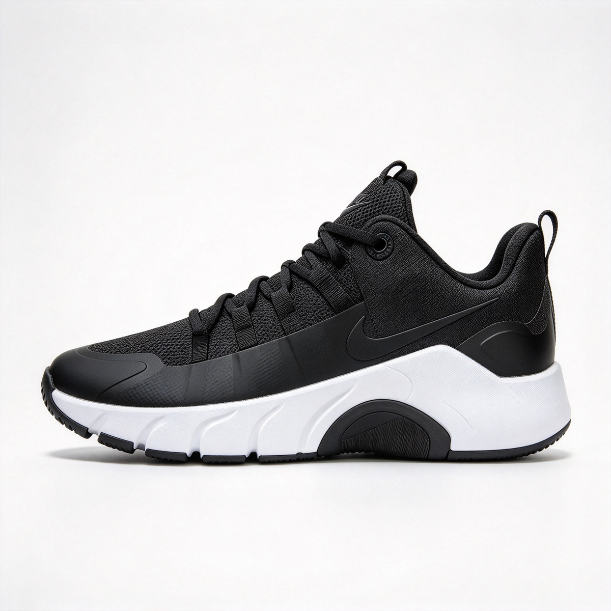 Nike Free Metcon 7 Men's Training Shoes | Black/White/Metallic Silver | Flexible forefoot + stable heel | Breathable mesh upper | Versatile training shoes | Lightweight and durable | Suitable for strength training, HIIT, and cardio