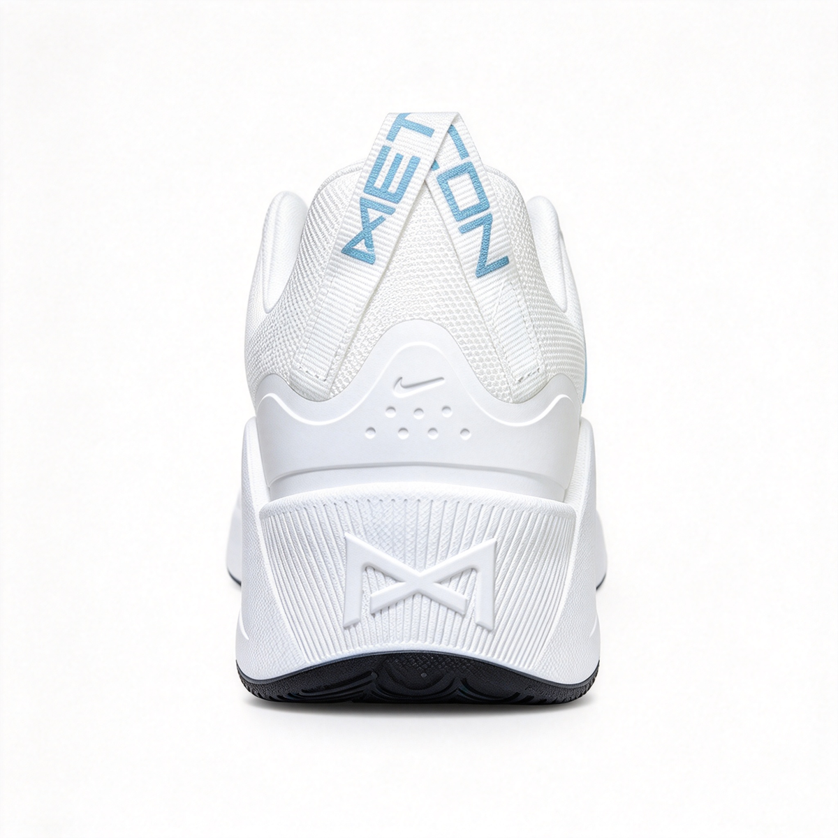Nike Free Metcon 7 Men's Training Shoes | White/Light Blue/Bright Pink | Flexible forefoot + stable heel | Breathable mesh upper | Versatile training shoes | Lightweight and durable | Suitable for strength training, HIIT, and cardio