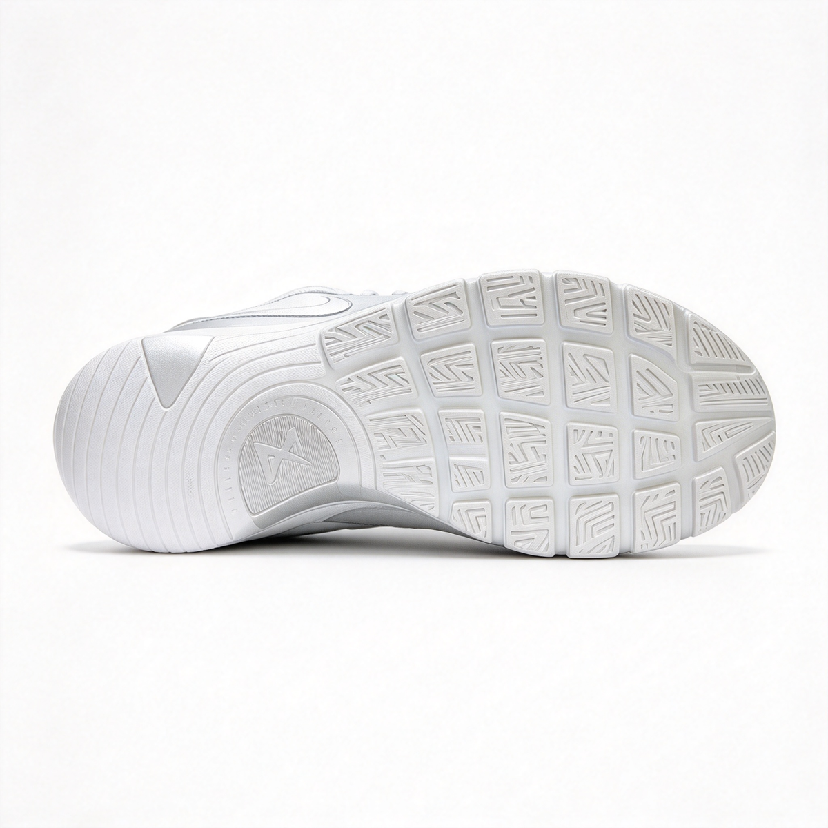 Nike Free Metcon 7 Men's Training Shoes | White/Metallic Silver | Flexible Forefoot + Stable Heel | Breathable Mesh Upper | Versatile Training Shoes | Lightweight and Durable | Suitable for Strength Training, HIIT, and Cardio